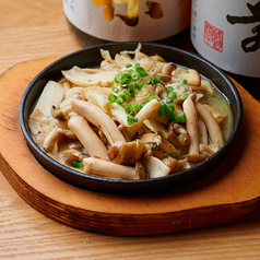 つぶ貝のガーリックバター炒め