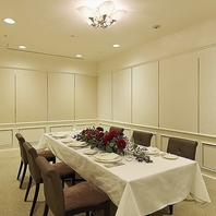 落ち着いた雰囲気の中でゆっくりとお過ごしいただけます