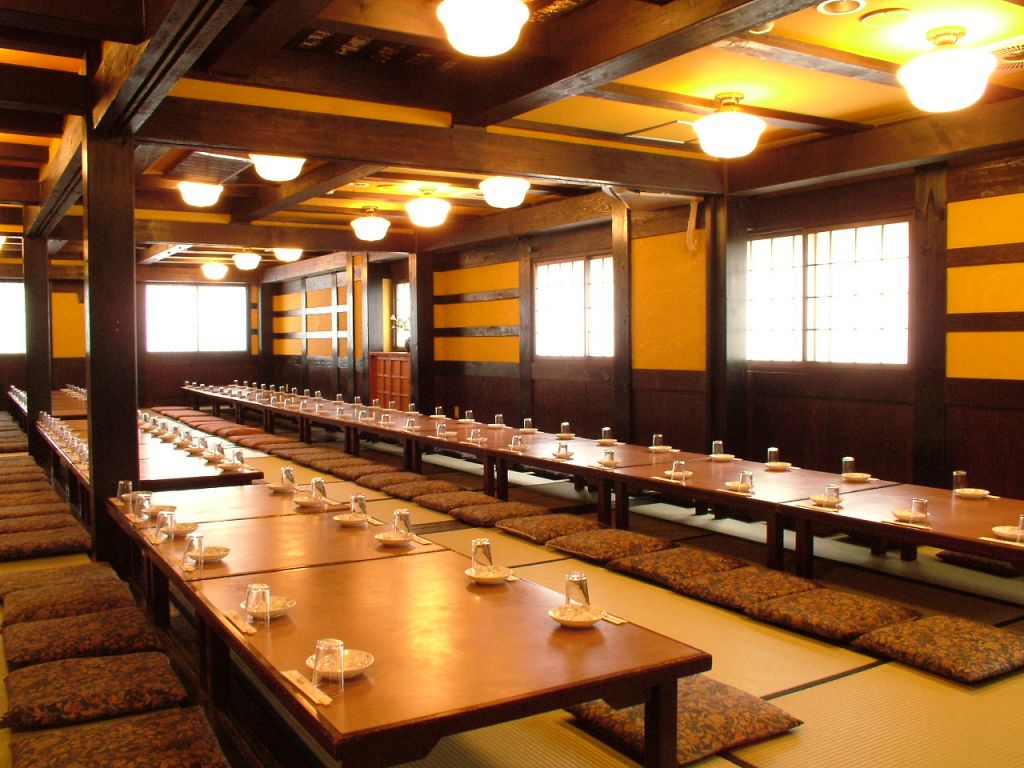 80名様以上のご予約で、貸切ＯＫ！大人数の宴会はココで決まり♪最大100名様。