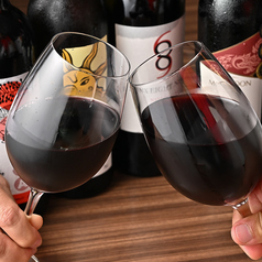 料理と調和する世界の銘柄を集めたこだわりワインの魅力