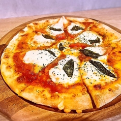 本格マルゲリータPizza/パルマ産生ハムのビスマルク風サラダPizza/4種チーズとハーブ塩のPizza