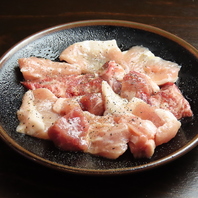 鮮度自慢の「白ミックス」を堪能。秘伝のタレが繋ぐ感動