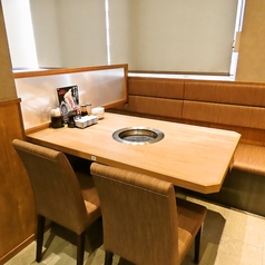 焼肉宴会などでも大活躍の広々したお席もご用意しております♪※系列店イメージ写真になります