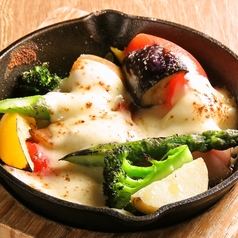 吉田牧場ラクレット～ソーセージと彩り野菜のプレート～