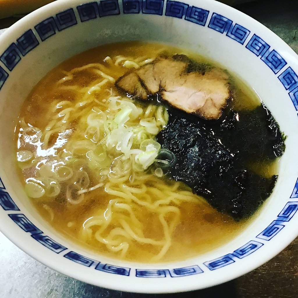 あごだしラーメン　ラーメン売りだし中　しょうゆ、味噌、鶏とんこつまで