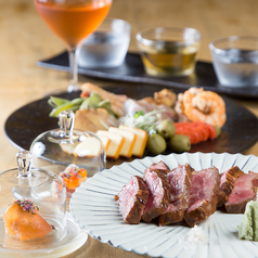 【繊細な香りを五感で楽しむ唯一無二の燻製料理】