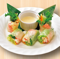 海老と蒸し鶏の生春巻き