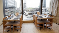 テーブル席が2つ