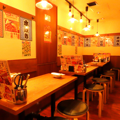 お仕事終わりのちょっとした飲み会にも使い勝手抜群！利用人数に合わせて、レイアウト変更も可能のですので、気軽にご相談ください。　