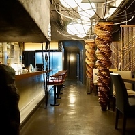 洞窟にいるような雰囲気が◎仲間飲みや友人との会食に♪