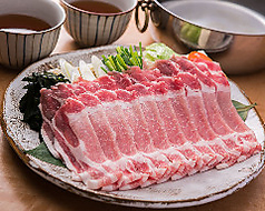 とろける山形豚しゃぶ（とろける山形豚肉、新鮮国産野菜、うどん、デザート）の写真
