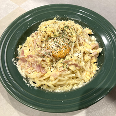 ペペタマチーズのパスタ