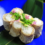 見た目にも楽しい創作和食メニューが多数♪店主のアレンジの聞いた美味しいお料理をお楽しみ下さい。