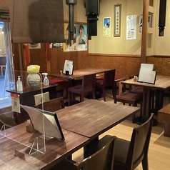 ５名様用のテーブルです。３名様からご利用いただけます。