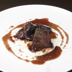 牛ほほ肉赤ワイン煮込み