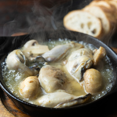 牡蠣とマッシュルームのアヒージョ