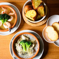 旨味が弾ける熱々アヒージョ