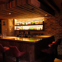 落ち着いた雰囲気のカウンター席です。