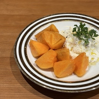 旬のフルーツを使用した創作料理が楽しめる
