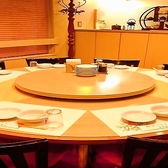 雰囲気を味わうなら円卓個室で決まり！最大で6名様までご利用いただけます◎人気のお席なので、ご予約はお早めに！高松駅より徒歩5分とアクセスしやすいのも魅力の1つです♪