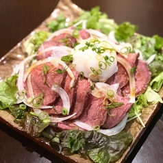 ローストビーフ温玉のせ