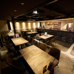 炉端とこぼれワインのお店 じゅわの雰囲気3
