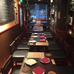 肉&生ハム 隠れ家バル ボノボ 飯田橋の雰囲気1