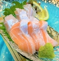料理メニュー写真 大トロサーモン刺し