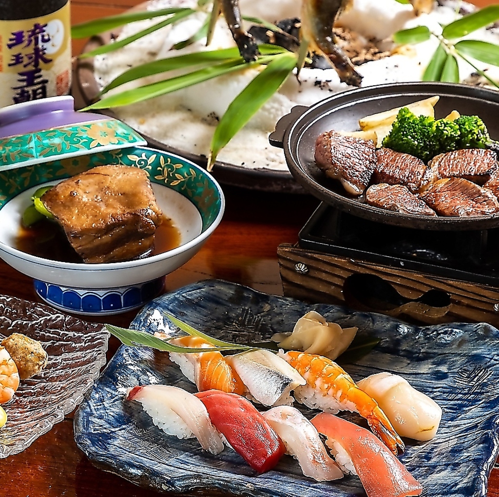 新鮮なお魚ございます！寿司盛り合せや丼などの御飯物もございますので〆にもぴったりです◎