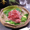 料理メニュー写真&nbsp;霜降り馬刺(熊本県産直入)