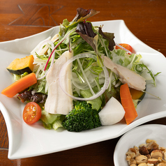 【4食限定】野菜たっぷり比内地鶏サラダ