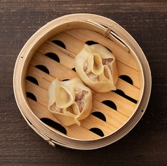 鳳の眼型　蒸し餃子　餡は２種類