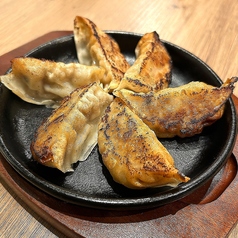 【必食】つんつく鉄鍋餃子（6個）