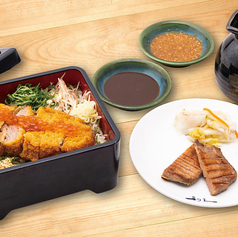 牛カツ重と牛たん焼定食　～出汁茶漬けでも～