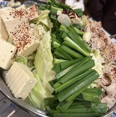 当店自慢の出汁を使用したあっさり特製もつ鍋