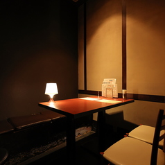 1階に最大9名で利用可能な個室があります。