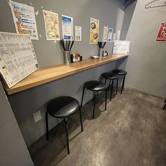 【おひとりさまも大歓迎】ちょい飲みにぴったりなカウンター席です。おひとり様大歓迎！『ちょい飲みセット』でお仕事帰りにサクッと一杯至福の時間を過ごしませんか？