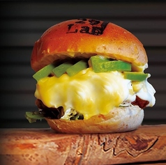 アボカドチーズバーガー