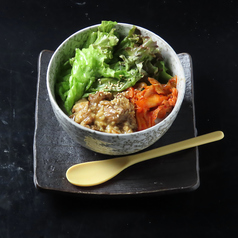 牛すじ煮込みのまかない丼