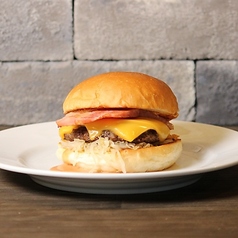 エッセンチーズバーガー