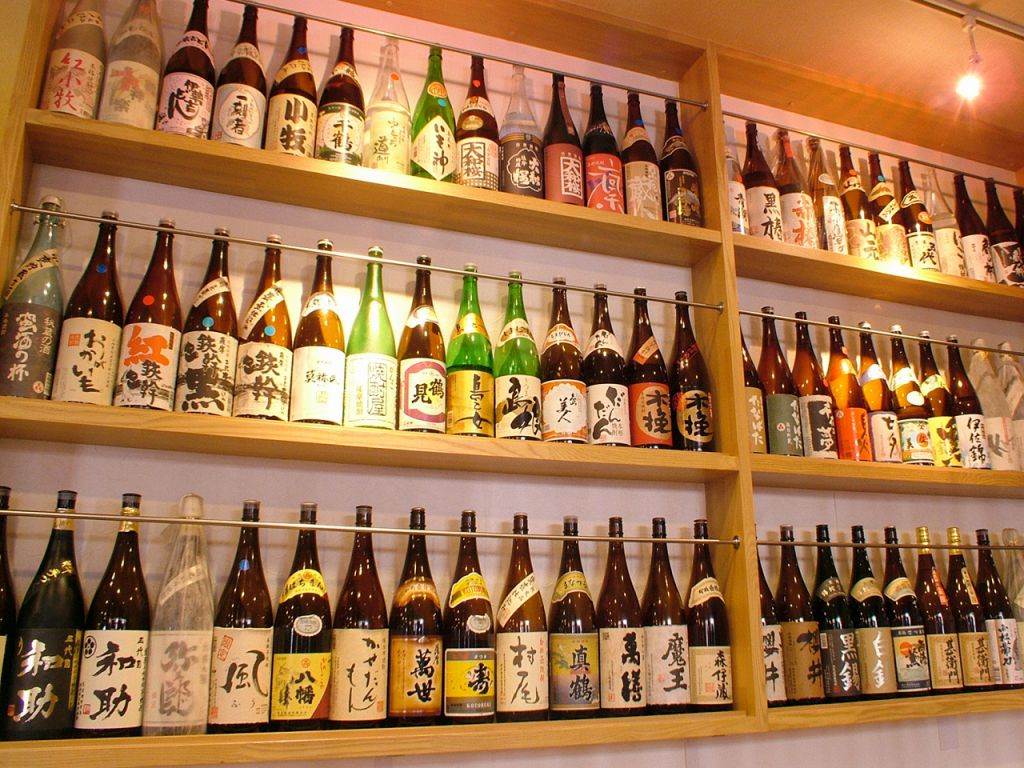 焼酎アドバイザーが厳選した焼酎は数えきれないくらい…各々の料理にあった焼酎を見つけてくださいね