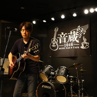 生バンド演奏と生音カラオケで特別な夜を演出♪