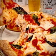 RAKUのこだわりピザ！焼き立ての美味しさをご提供します