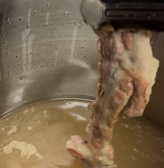 じっくり煮込んだとろ豚煮込み