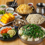 定番の食べ飲み放題にもつなべ付き！