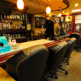 カジノゲームの休憩にお酒を飲みながらゲーム機なども楽しめます。