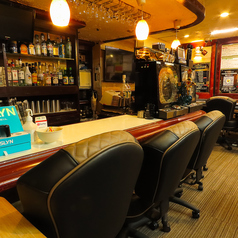 カジノゲームの休憩にお酒を飲みながらゲーム機なども楽しめます。