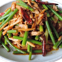 ニンニク芽鶏肉炒め