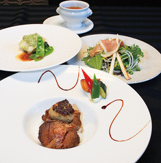 【3月は期間限定で和牛とフォアグラ丼風に舌鼓！】￥2980(込)お得なフルコースランチ！の写真