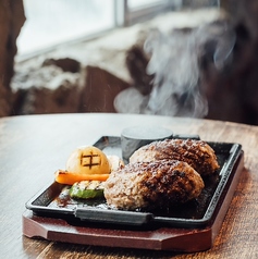 目の前で魅せる鉄板焼きの技